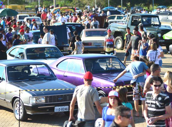 Encontro De Opalas E Carros Antigos Atrai Seis Mil Pessoas 08 07 13