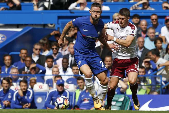 Burnley vence em casa do Chelsea, Rooney decide em Goodison Park