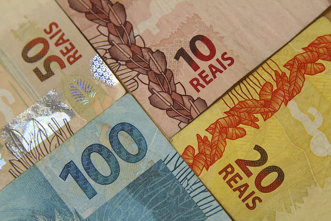 Crise sem fim: receita despenca e rombo das contas do governo aumenta Crise sem fim: receita despenca e rombo das contas do governo aumenta