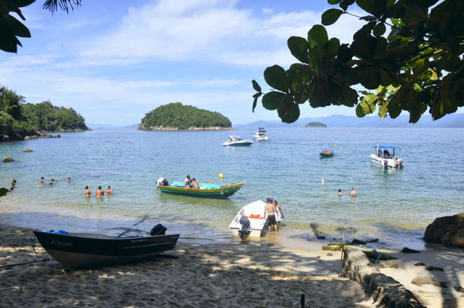 O turismo fora de controle motivou o Ministério Público Federal a liderar um conjunto de ações para tentar regularizar a exploração turística da ilha - PREFEITURA MUNICIPAL DE UBATUBA