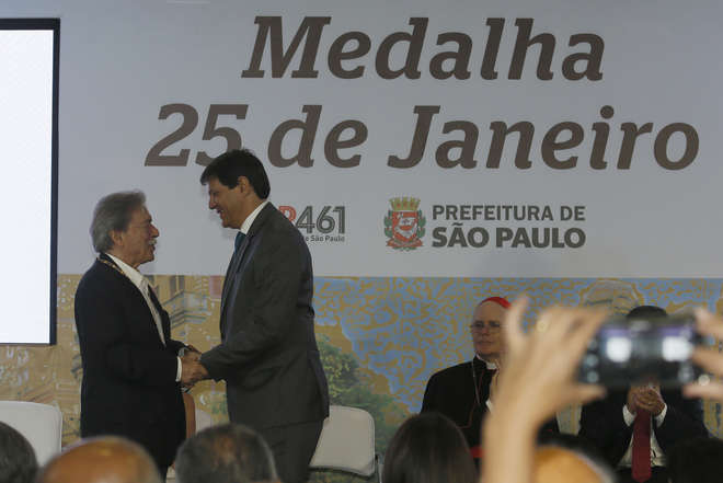 Paulo Mendes da Rocha foi homenageado por Haddad em 2015 - CESAR OGATA / SECOM (25/1/2015)
