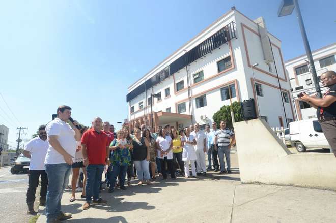 Assembleia reuniu cerca de 60 funcionários do hospital - FÁBIO ROGÉRIO