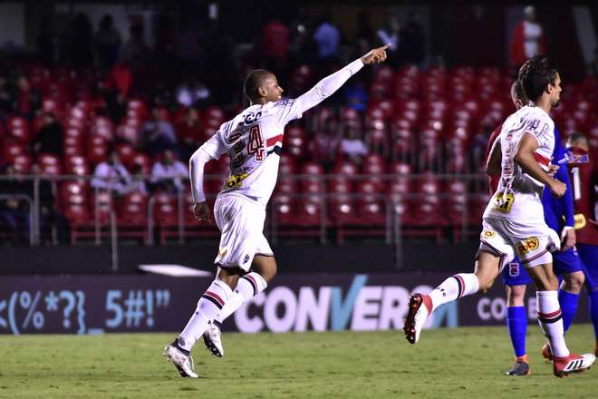 Bruno Alves comemora o gol da vitória - EDUARDO CARMIM / PHOTO PREMIUM / FOLHAPRESS