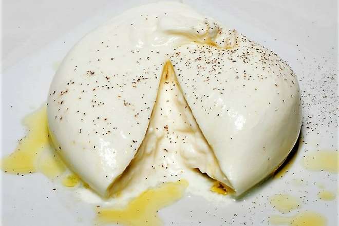 Conheça A Burrata O Delicado Queijo Camponês Originário Da Região Italiana Da Puglia Que Faz 1077