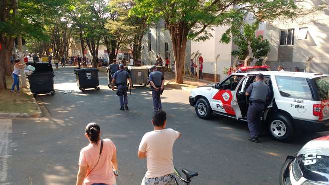 PM cumpre reintegração de posse no Carandá 03 05 18 SOROCABA E