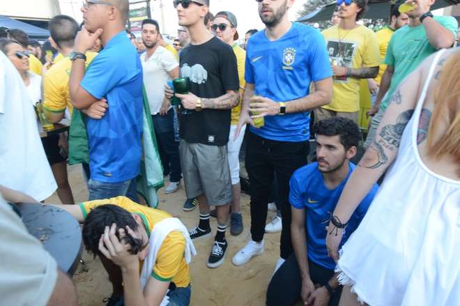 Torcida em Sorocaba sofre com a derrota da seleção brasileira - ERICK PINHEIRO