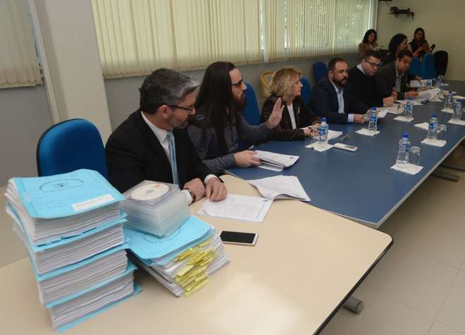 Membros da CPI na apresentação do relatório que vai ao MP, PF e Tribunal de Contas - FÁBIO ROGÉRIO