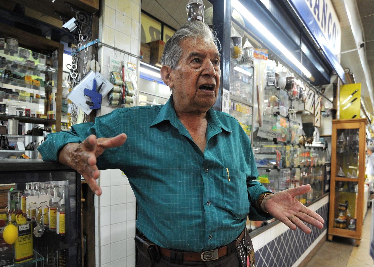 Zé Franco tinha seis anos quando houve a enchente e viu o nível do rio atingir casas e prédios - Arquivo JCS