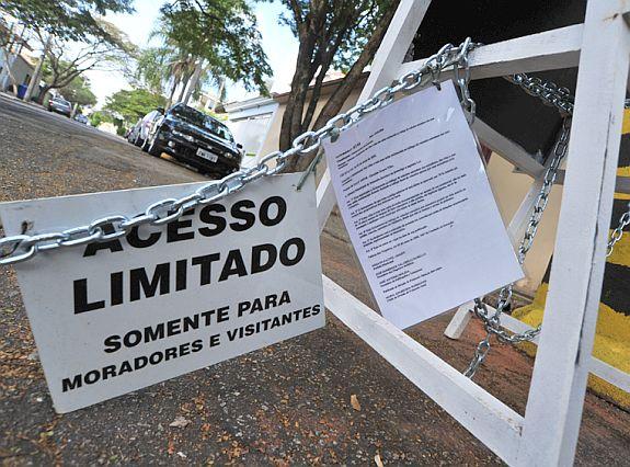 Veículos são proibidos de estacionar em ruas de SP durante a Copa