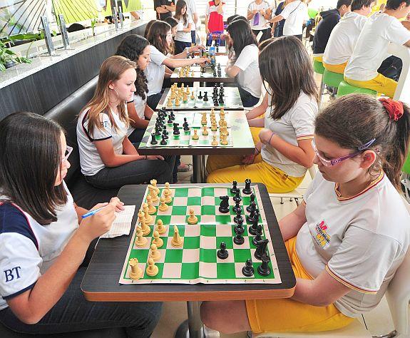 Campeonato de xadrez escolar reúne garotada - 13/11/12 - ESPORTES - Jornal  Cruzeiro do Sul