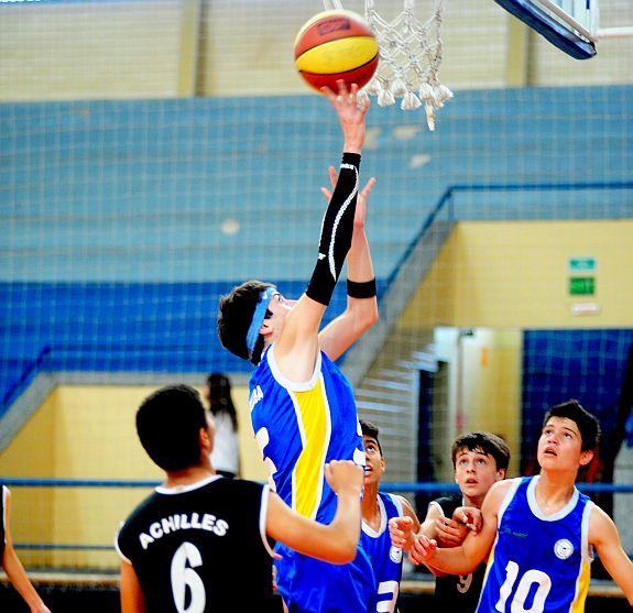 Basquete masculino define primeiros finalistas dos Jogos Escolares