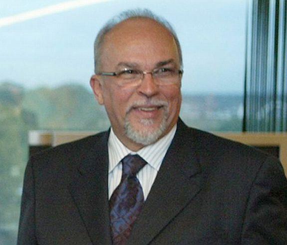 De joelhos, não 14/12/11 BRASIL Jornal Cruzeiro do Sul