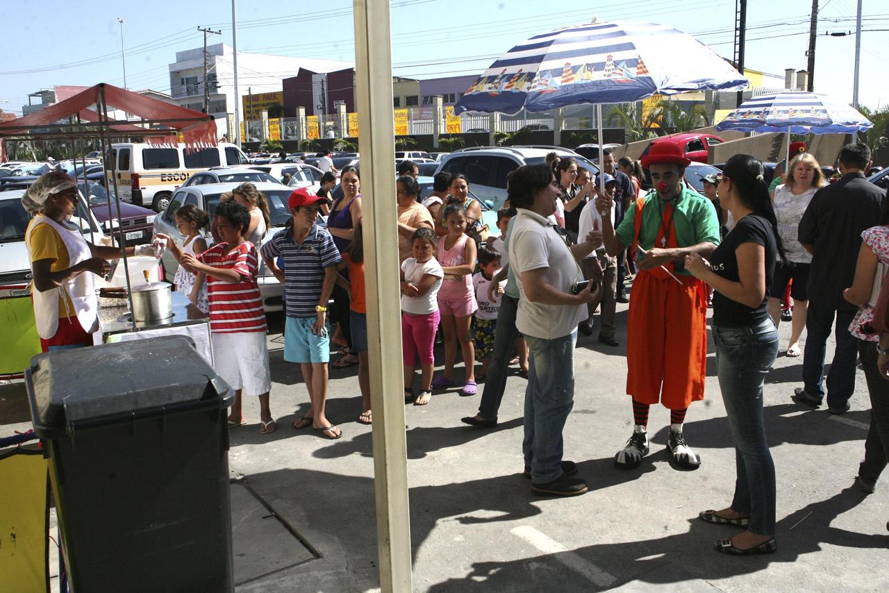 Inauguração do Supermercado Sonda na Avenida Itavuvu. - Adival B. Pinto