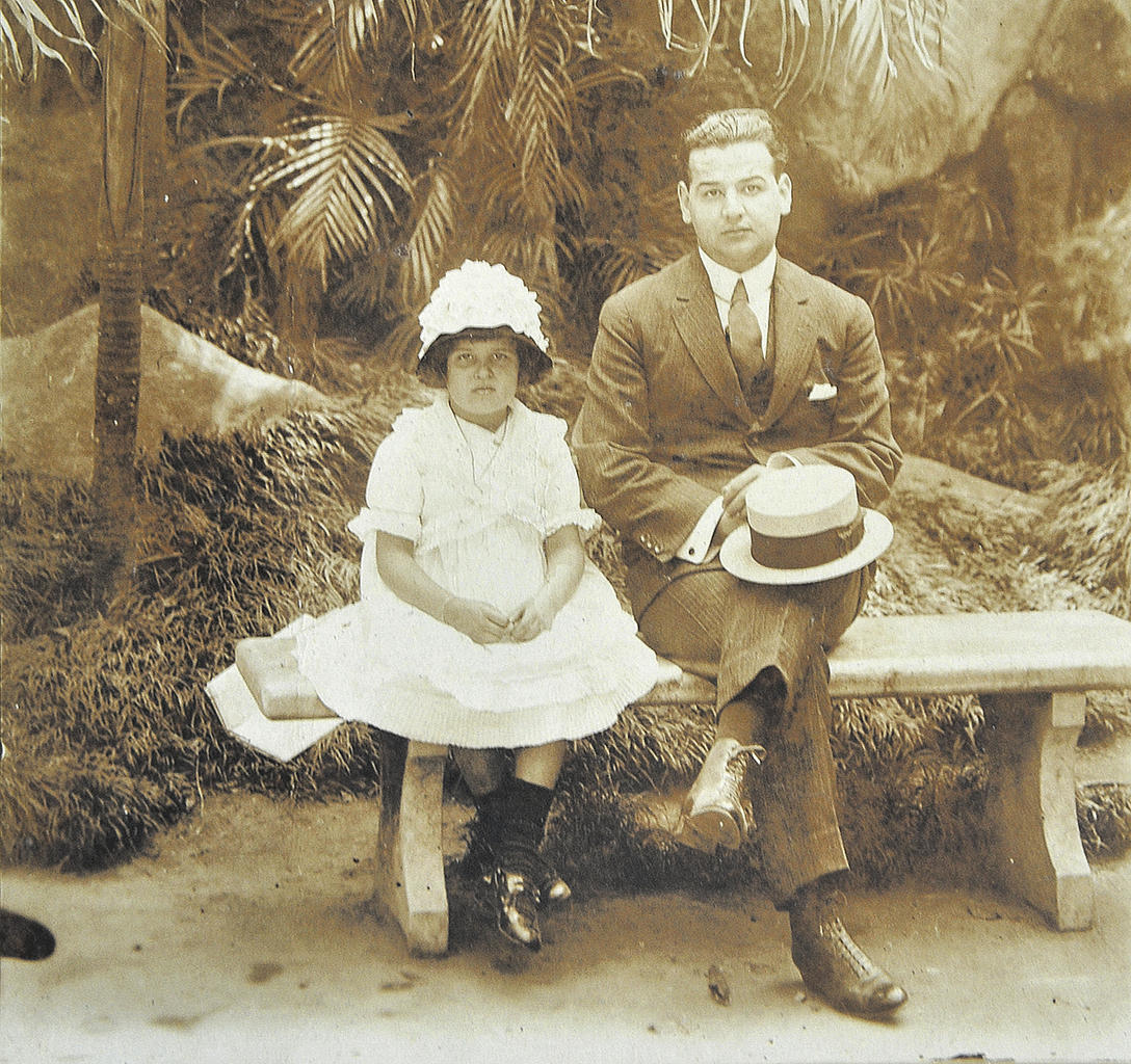 Rachel (filha de Candido) e um irmão de Benedicta, mãe do fundador do Grêmio - Arquivo da Família/ Reprodução Luiz Setti