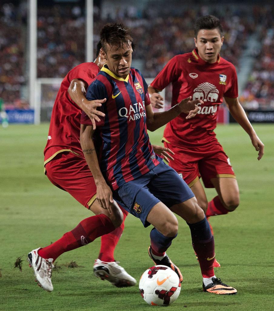 Neymar fez o primeiro gol da partida aos 11 minutos -  AFP PHOTO/ Nicolas ASFOURI