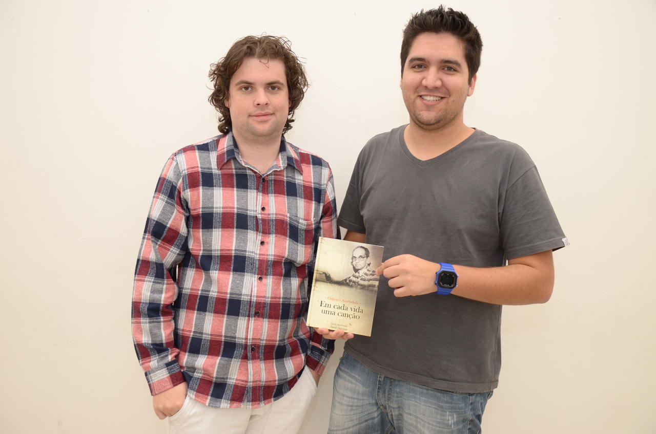 Os jornalistas Eric Matuan e Jomar Bellini fizeram um mergulho na história e de lá trouxeram o livro 