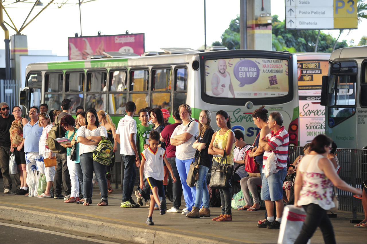 Com os ônibus mais lotados, o percurso acaba sendo mais demorado - 