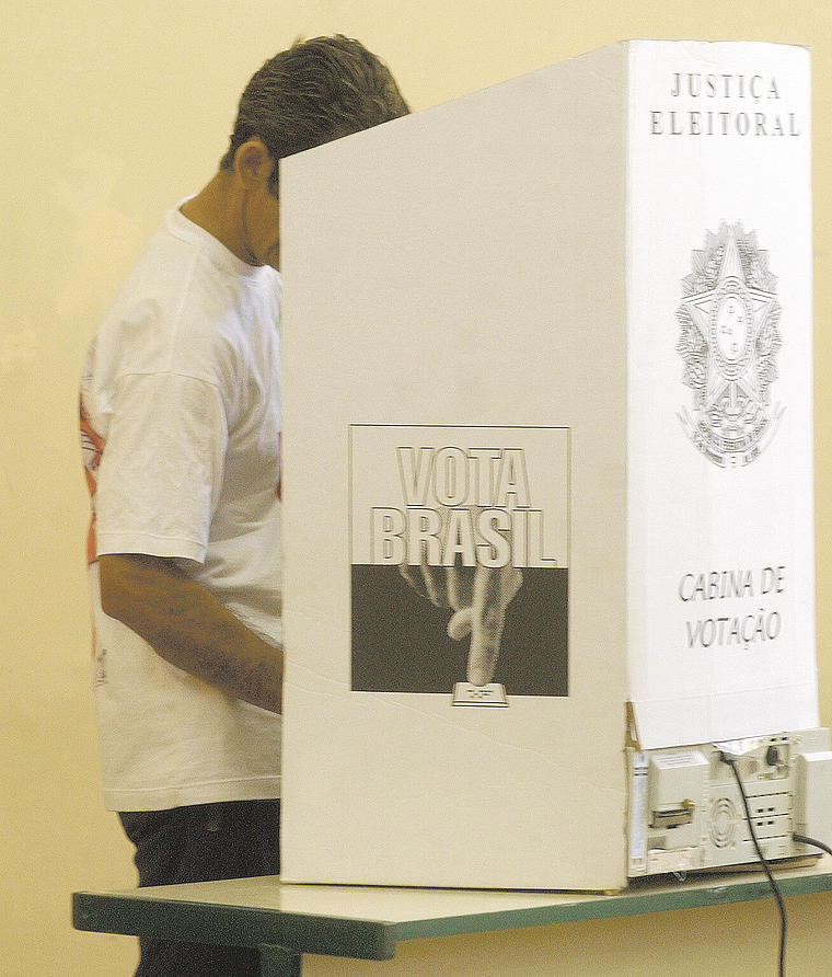 A partir de 1966 a urna eletrônica facilitou o ato de votar e agilizou o processo de apuração - Arquivo JCS/Fábio Rogério