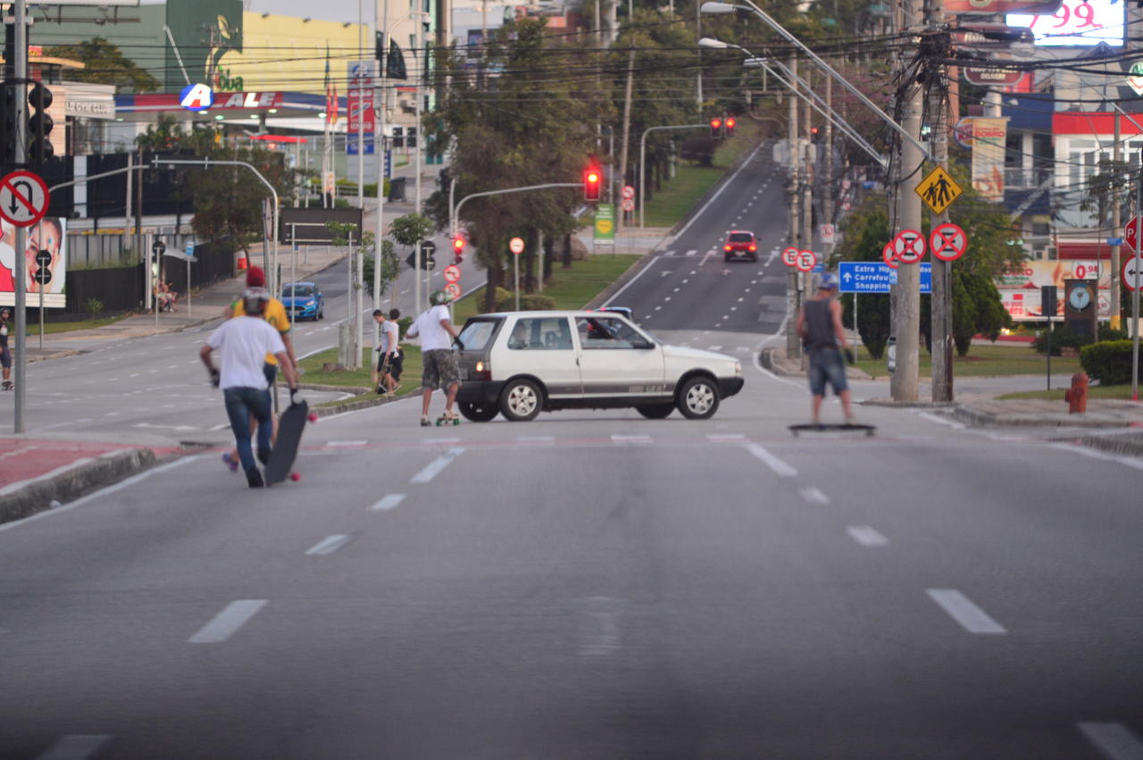 Avenida Antonio Carlos Comitre - Adival B. Pinto