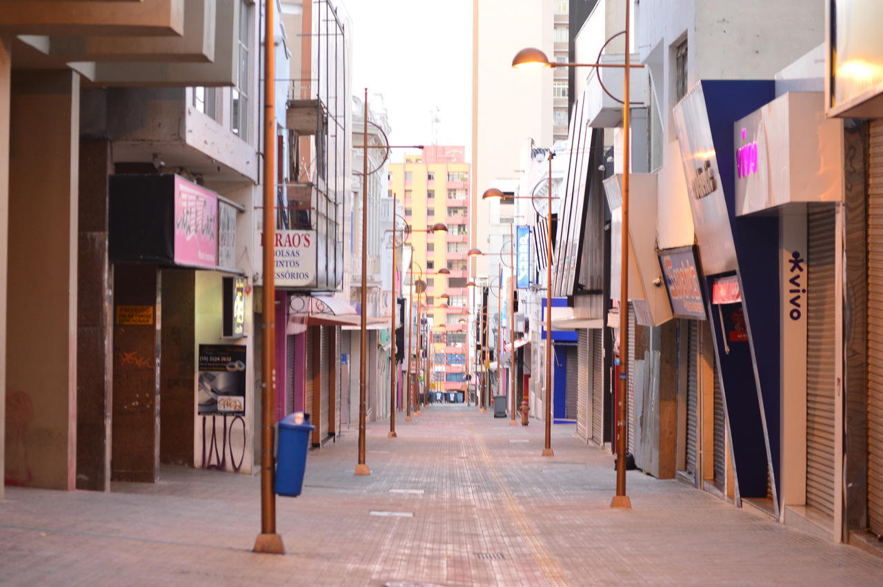 Rua Barão do Rio Branco, no Centro - Adival B. Pinto