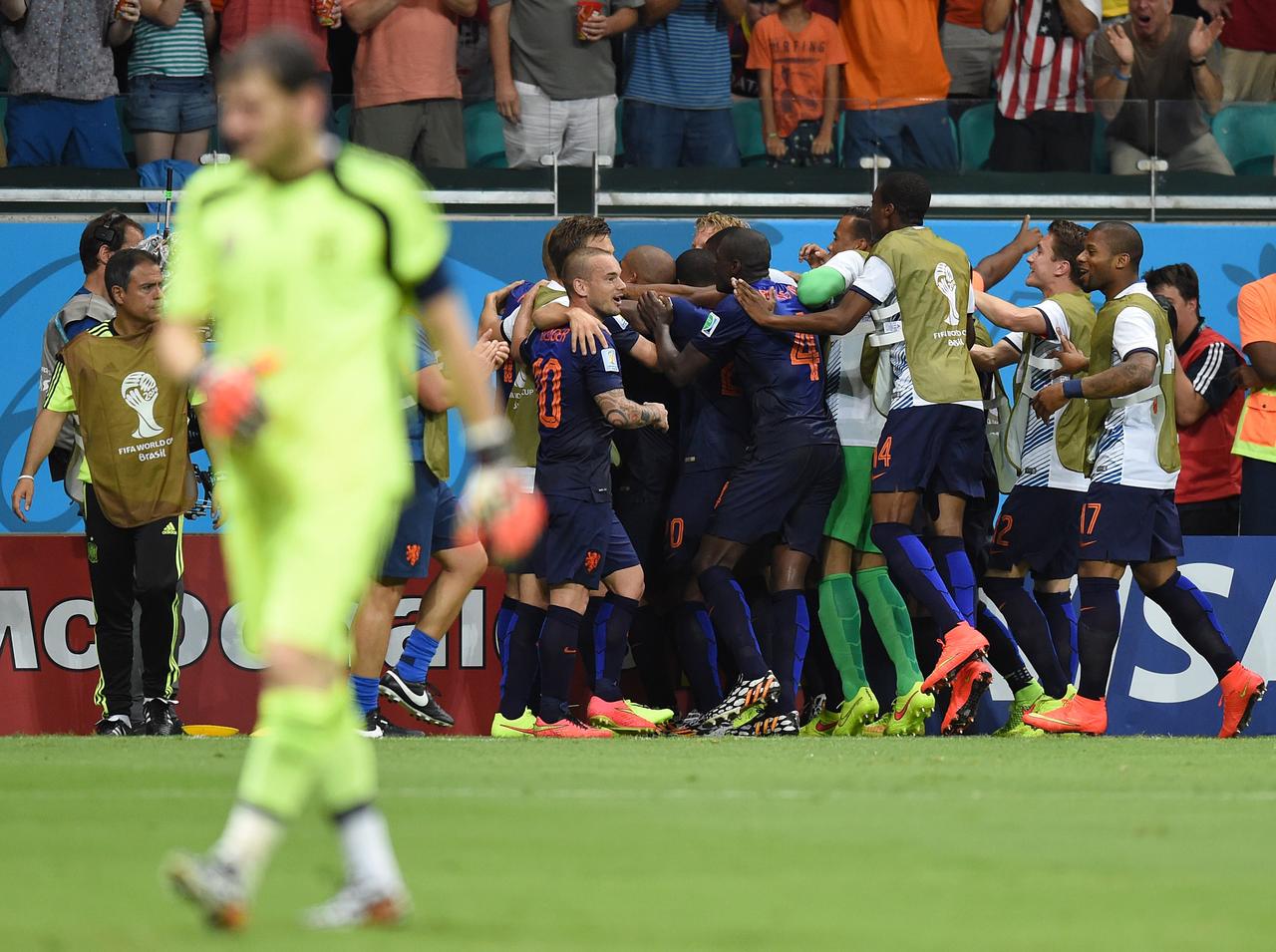 Espanha 1 x 5 Holanda - A aula de Van Gaal na vingança em Salvador