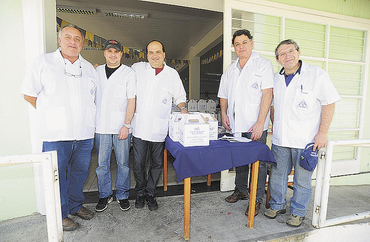 Renato Escamez, Wagner Nunes, César Ernani, Paulo Baccelli (presidente do Instituto Humberto de Campos), e Claudinei Machado, diretores do IHC - LUIZ SETTI