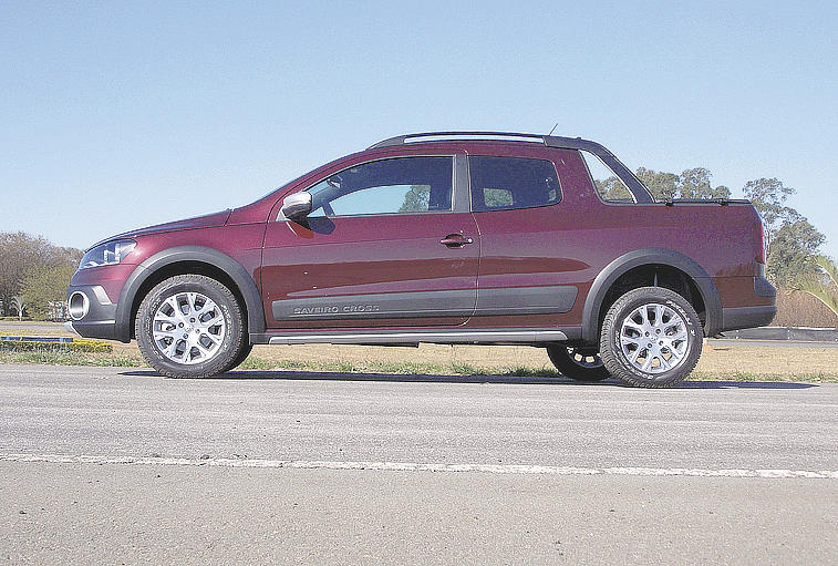 Volkswagen Saveiro cabine dupla chega às lojas em setembro