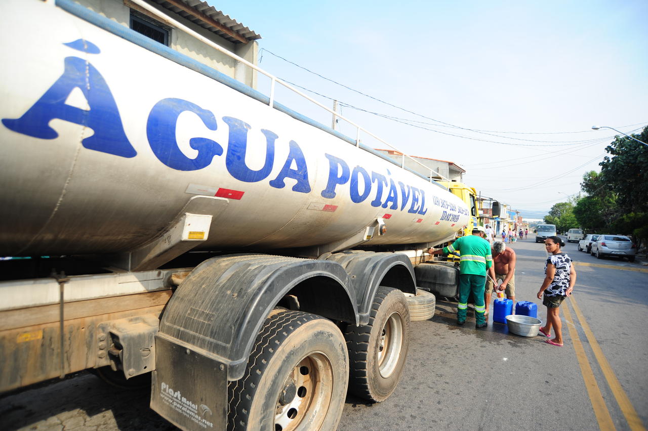 Crise da água prejudica quatro cidades na região de Sorocaba - 18/10/14 -  SOROCABA E REGIÃO - Jornal Cruzeiro do Sul