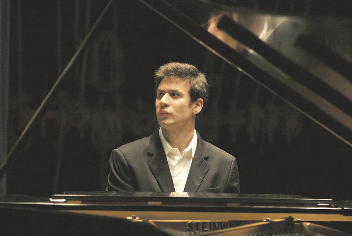 Cristian Budu é o primeiro brasileiro da história a vencer o cobiçado Concurso Internacional de Piano Clara Haskil, na Suíça - DIVULGAÇÃO 