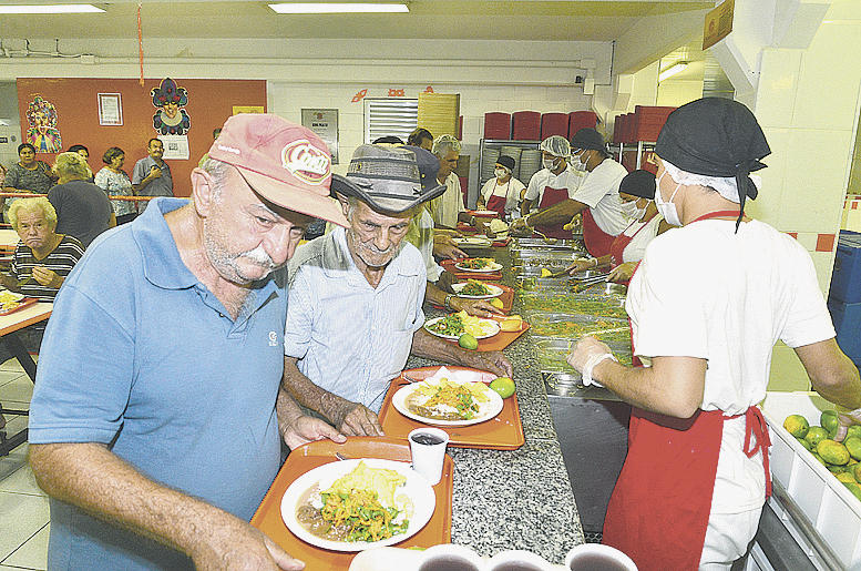 Além de 1.300 almoços, o espaço serve 200 cafés da manhã - ADIVAL B. PINTO