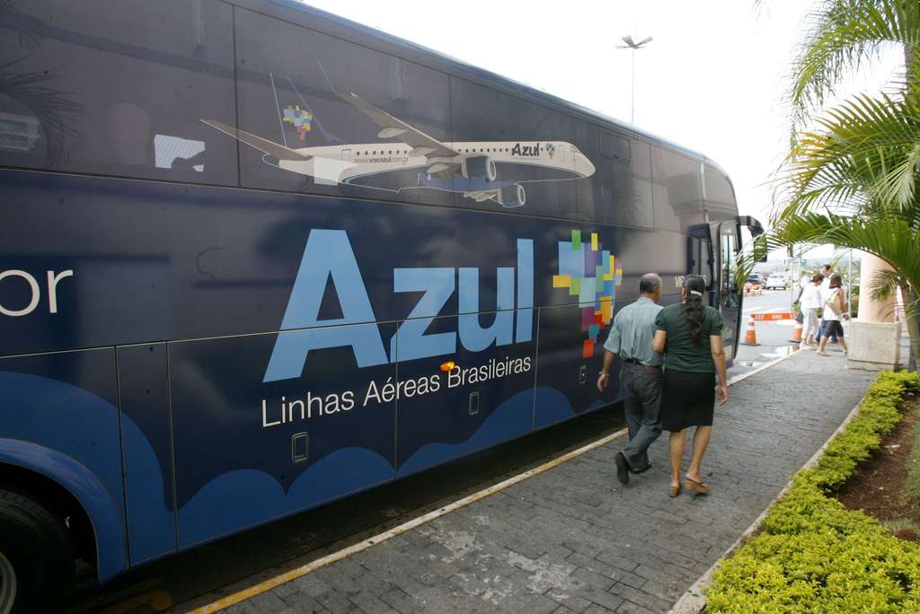 Em setembro de 2013, o ônibus mudou seu ponto de partida do Shopping Iguatemi para o Shoppinh Villàgio, e agora retorna ao Iguatemi - ADIVAL B. PINTO/ARQUIVO