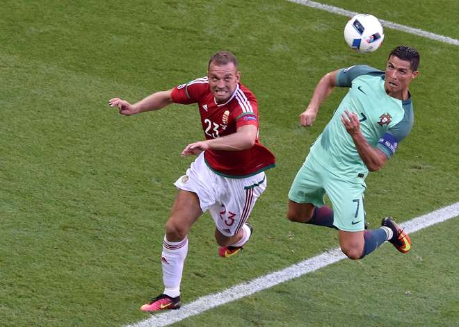 Cristiano Ronaldo brilha, e Portugal vence Eslováquia em jogo agitado