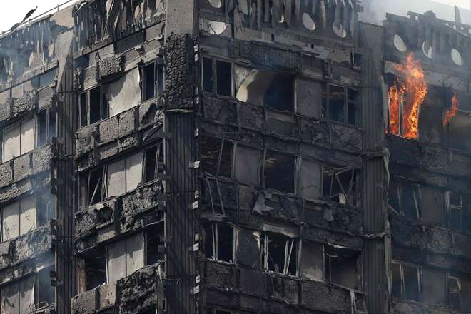 Resultado de imagem para Aumenta para 17 o número de mortes em incêndio que destruiu prédio em Londres