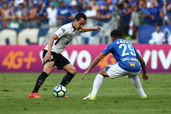 São Paulo marca no fim e arranca empate com o Corinthians - Jornal