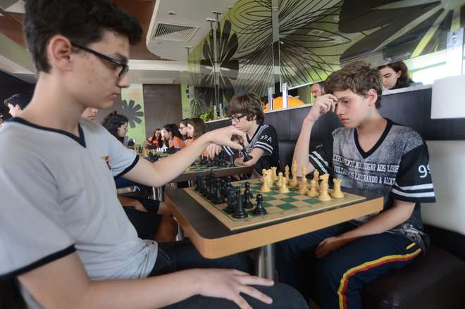Campeonato de xadrez escolar reúne garotada - 13/11/12 - ESPORTES - Jornal  Cruzeiro do Sul