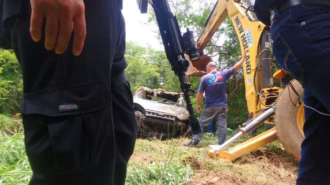 Veículo foi encontrado no bairro Jardim Santo André 2 - FÁBIO ROGÉRIO