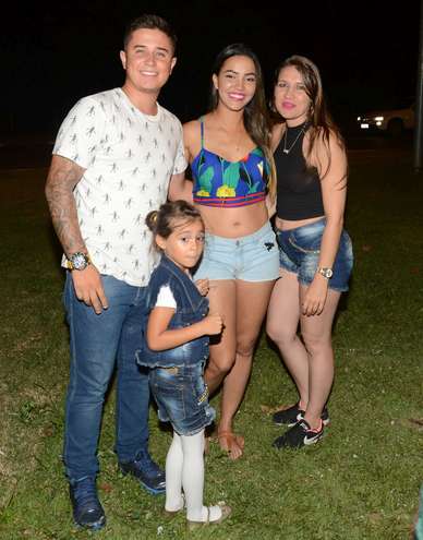 Andrew, Bruna, Lígia e Layene aprovaram o desfile - FÁBIO ROGÉRIO