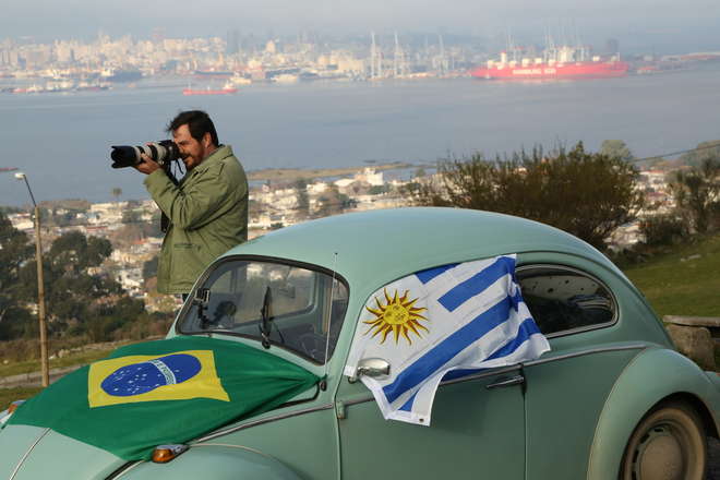 Com Fusca 68 vindo do Brasil, torcedores viajam pela Rússia