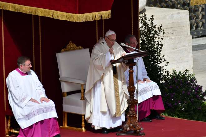 Papa Francisco defende compromisso com imigrantes e pobres