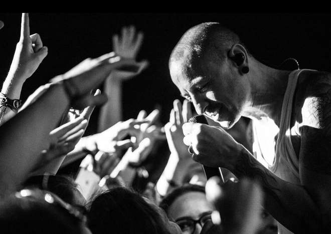 Integrantes do Linkin Park publicaram foto no Instagram em homenagem a Chester Bennington - REPRODUÇÃO/ INSTARAGM/ LINKIN PARK