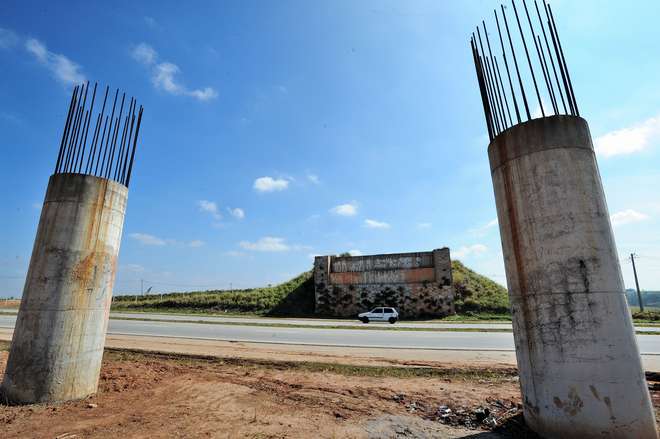 ITU/SOROCABA - Viaduto começou a ser construído junto com as obras de duplicação da SP-79 - EMÍDIO MARQUES