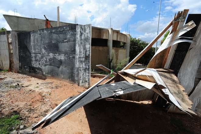 SOROCABA - Casa do Turista, construída nas margens da avenida Dom Aguirre, não tem prazo para conclusão - EMÍDIO MARQUES