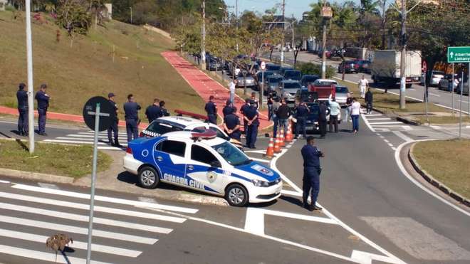 Motoristas de aplicativos são impedidos de entrar no estacionamento do Paço Municipal - FÁBIO ROGÉRIO