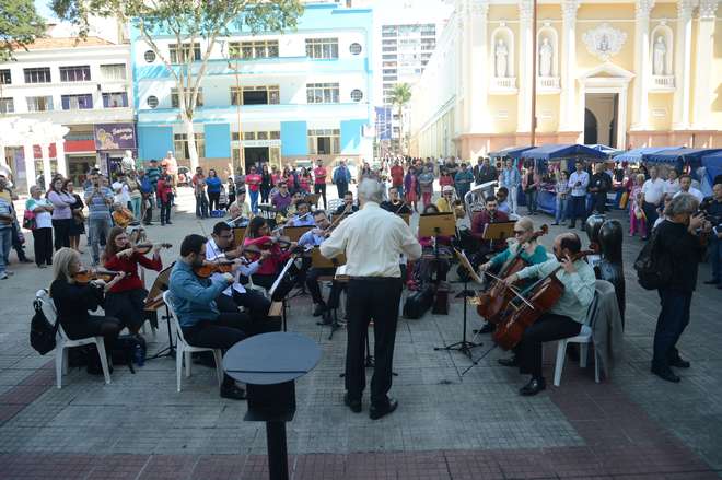 Concerto ao ar livre foi um presente da Orquestra SinfÃ´nica aos sorocabanos - FÃBIO ROGÃ?RIO